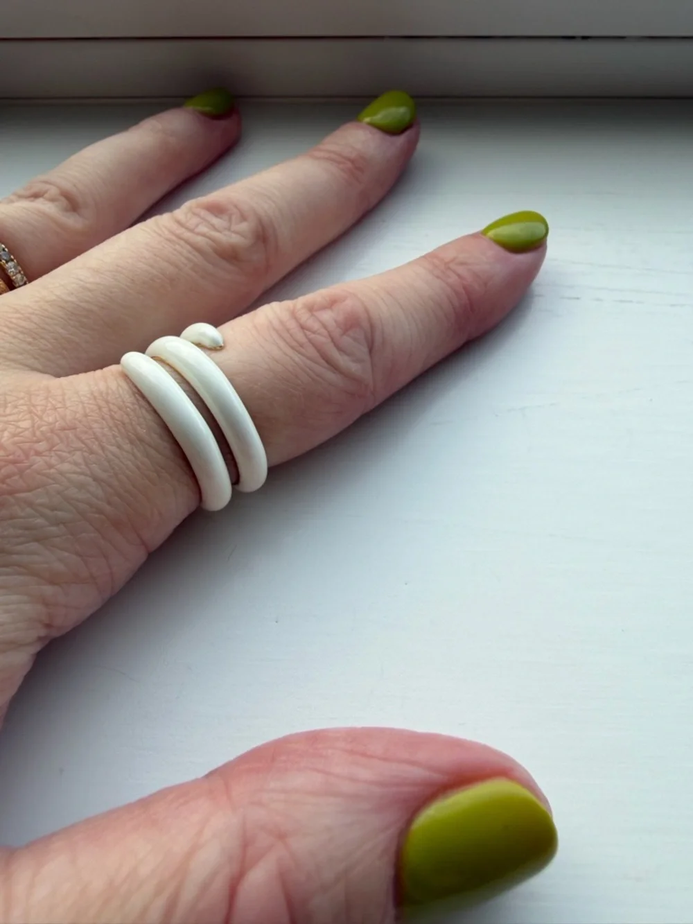 Minimalist White Enamel Spiral / Snake Triple-Band Ring - Size 6.5